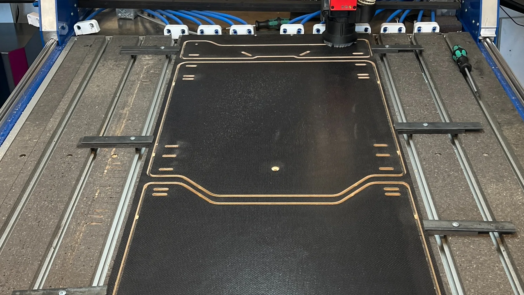 Fly-out Kicker Ramp — 06-12