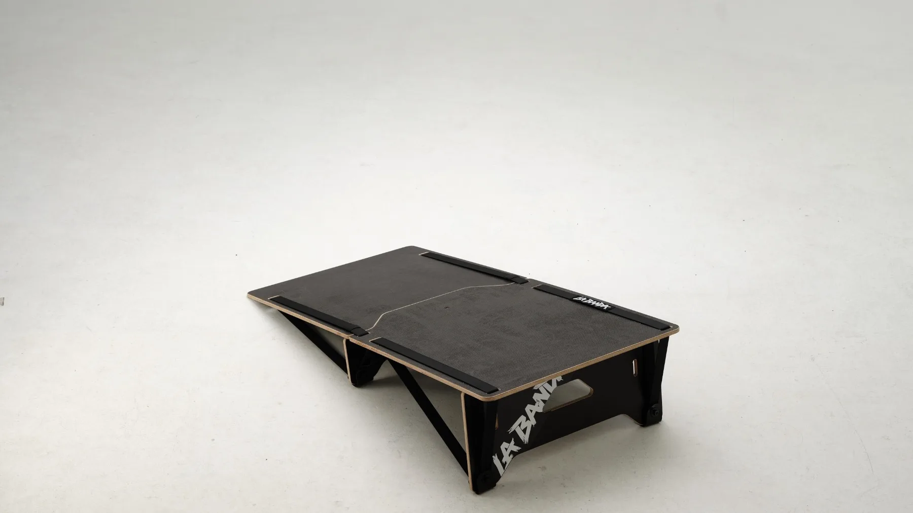 Fly-out Kicker Ramp — 06-15